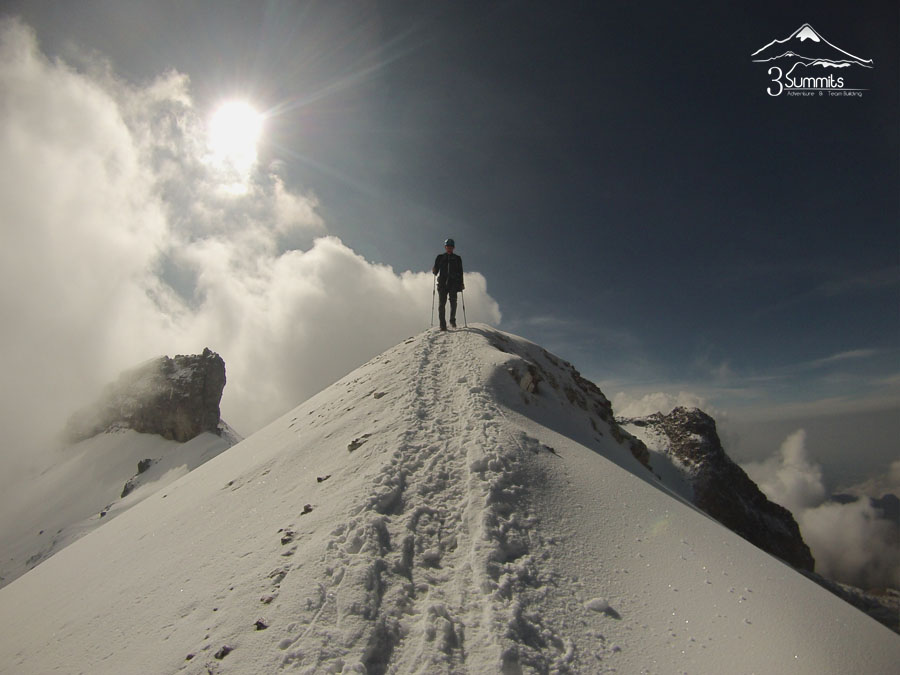 Climbing Iztaccihuatl, Mexico Volcanoes