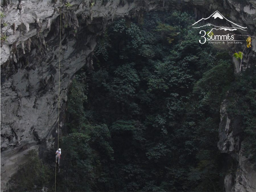 Rappel El Boquerón (200m-650ft)